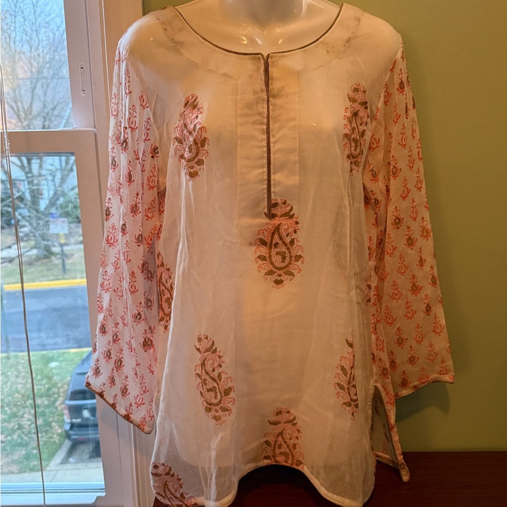 Shi by JOURNEYS White Tunic with Pink Patterns